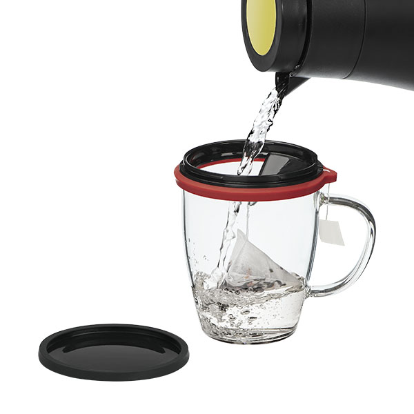 Savor Tea Mug_Pouring Hot Water_Function Shot1_600x600